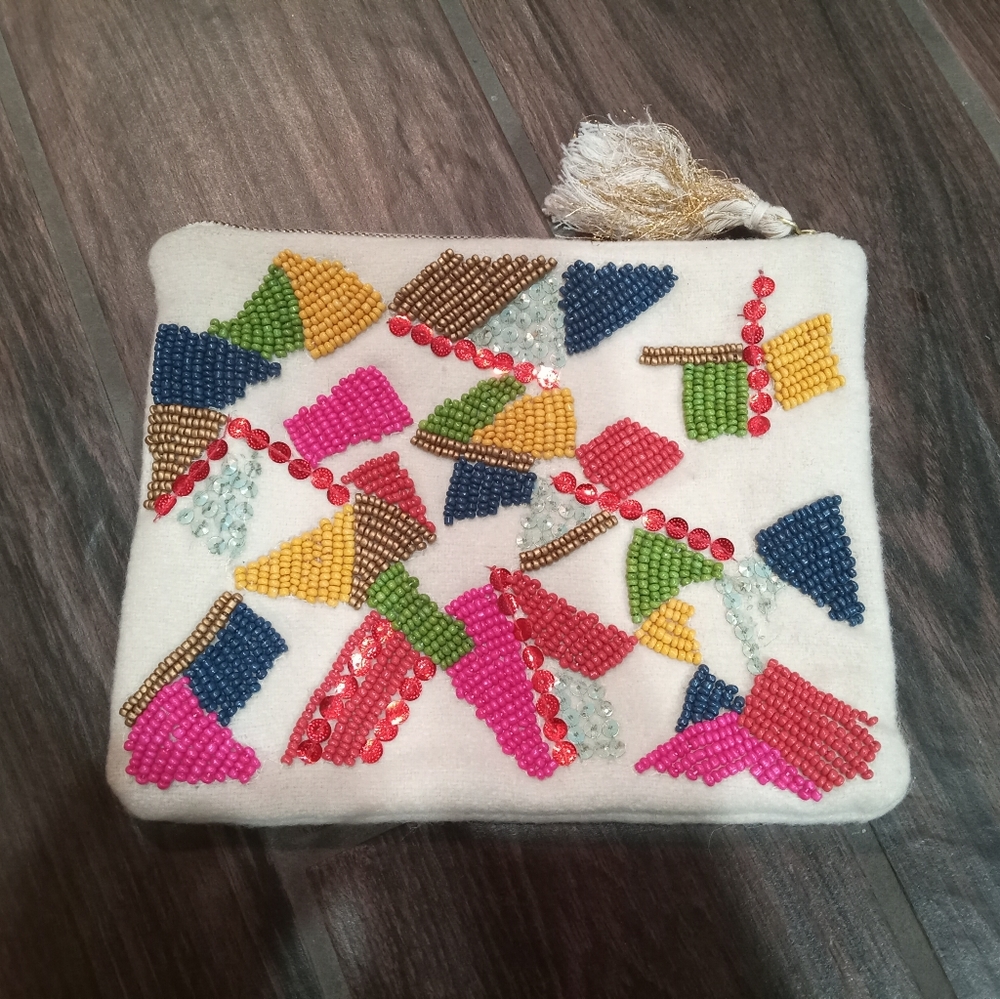 Beautiful South American wool hand purse with glass beads - Picture 1 of 3